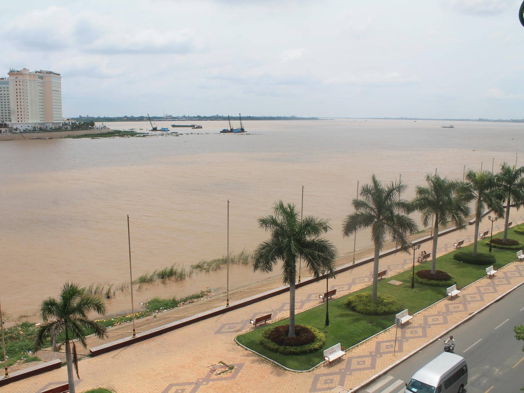 بنوم بنه Panorama Mekong Hostel المظهر الخارجي الصورة